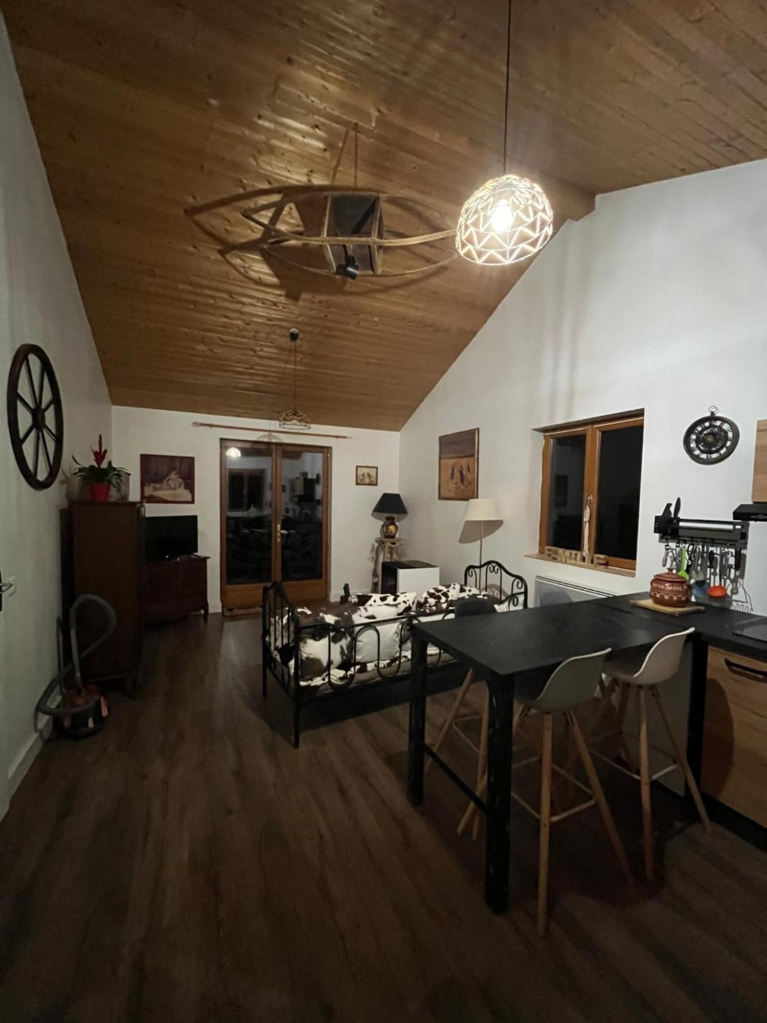 Willa Chez Mamie LʼIsle-Jourdain Zewnętrze zdjęcie