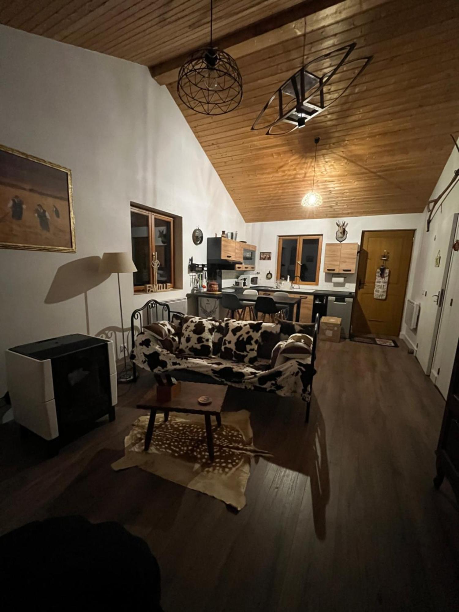 Willa Chez Mamie LʼIsle-Jourdain Zewnętrze zdjęcie