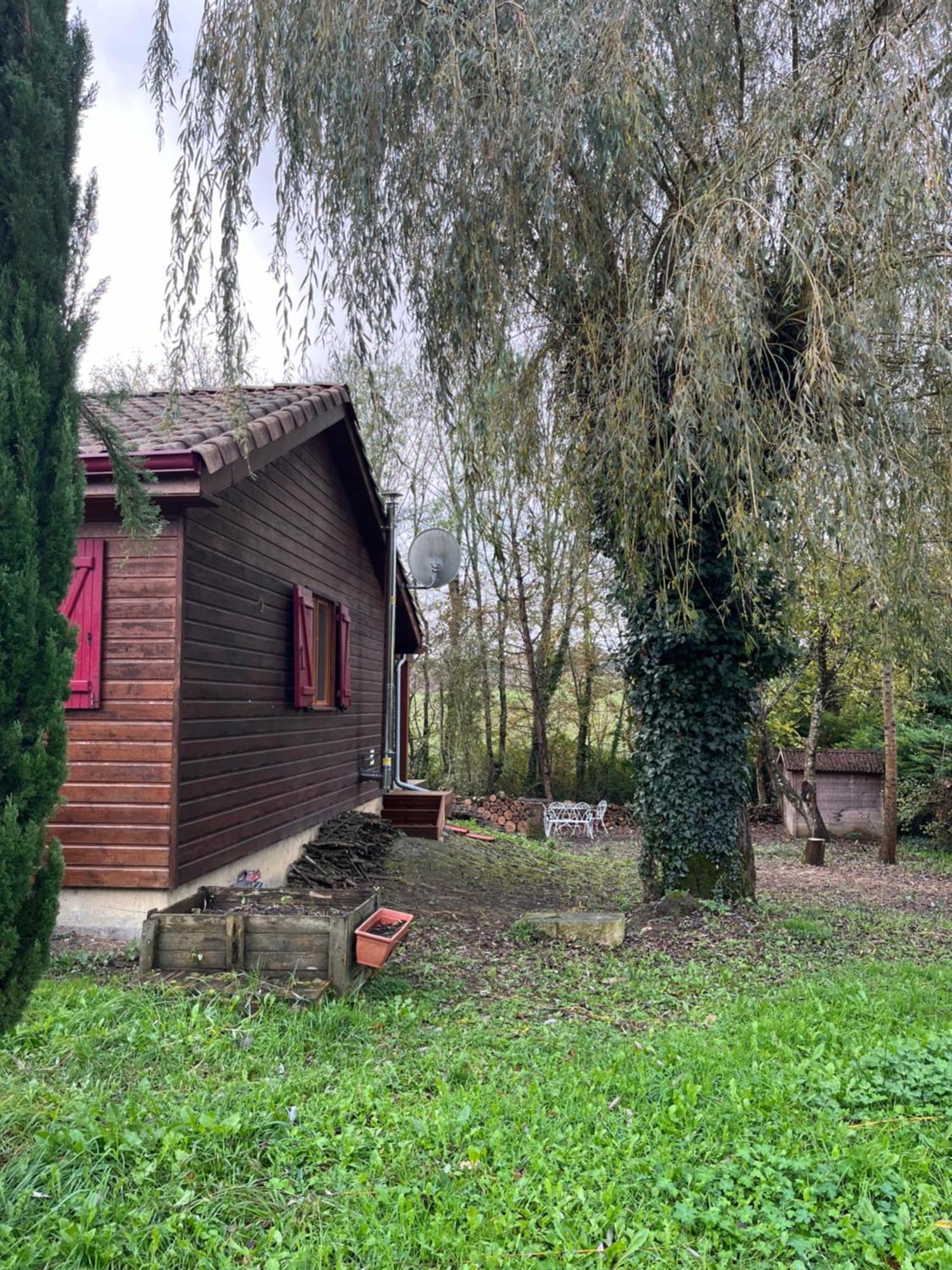 Willa Chez Mamie LʼIsle-Jourdain Zewnętrze zdjęcie
